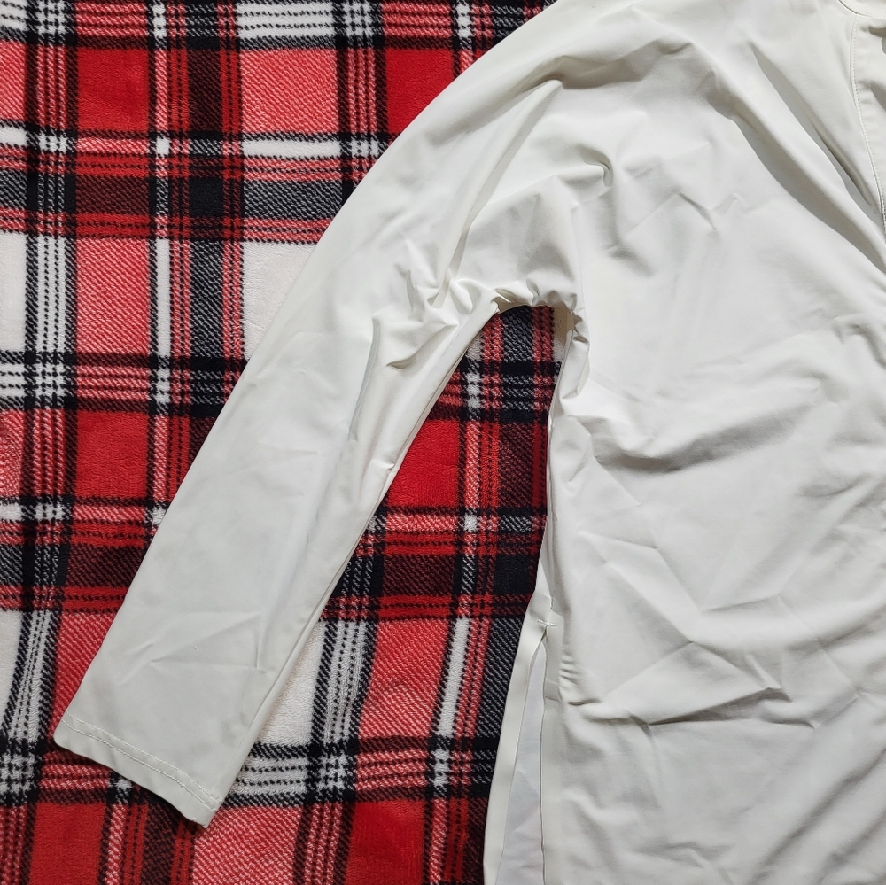 Aday Something Borrowed White Shirt With Face Design Size Small - Picture 4 of 14